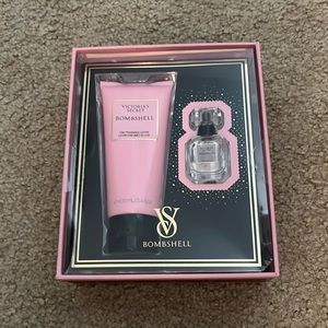 Victoria’s Secret Bombshell Set